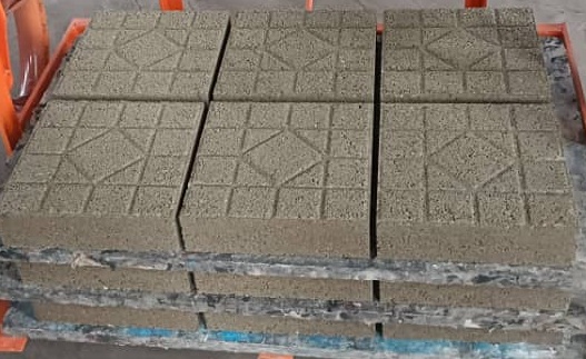 ADOCRETO CUADRADO ANTIDESLIZABLE